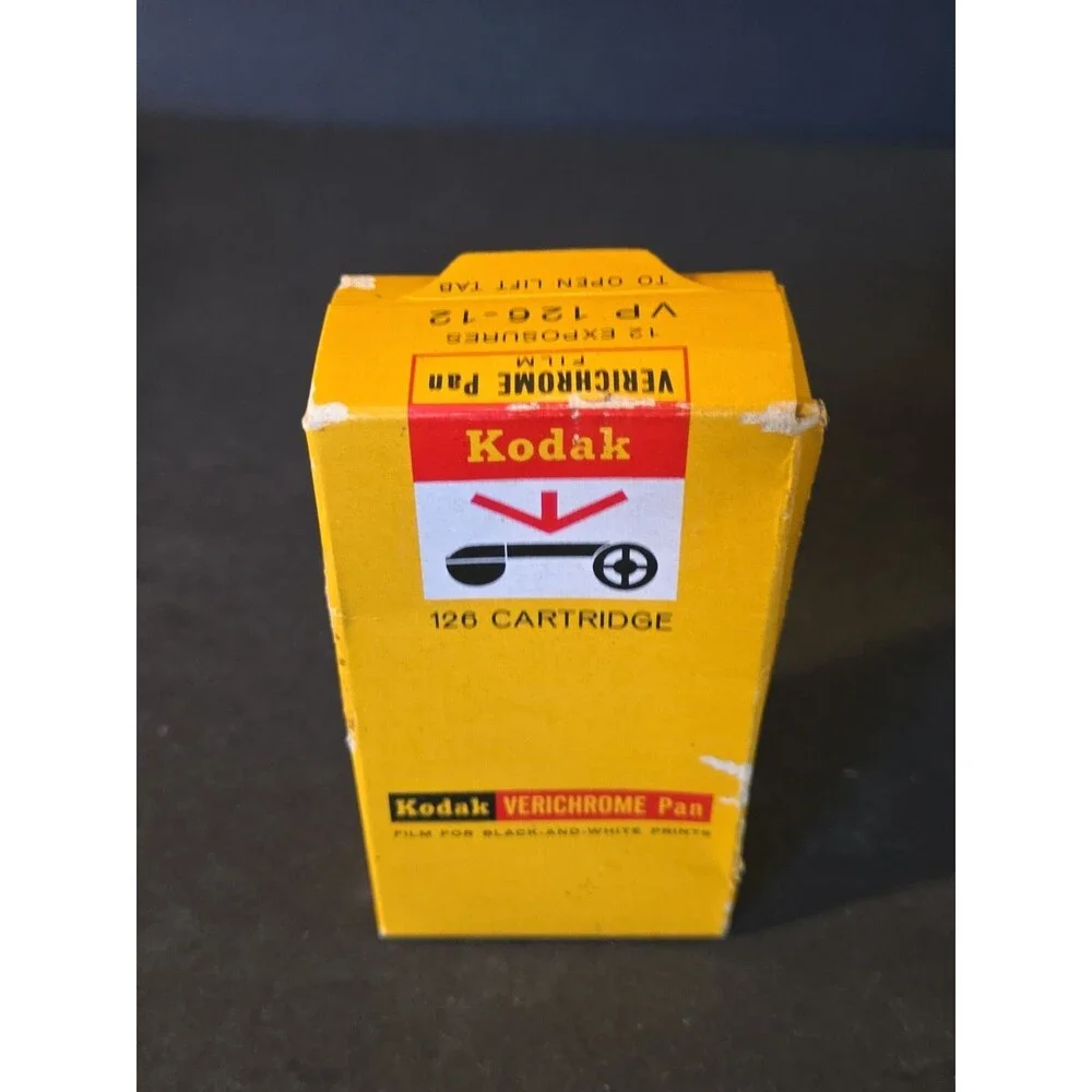 Vintage Imperial Instant Load 900 126 Camera Original Box w/ Sealed Expired Film